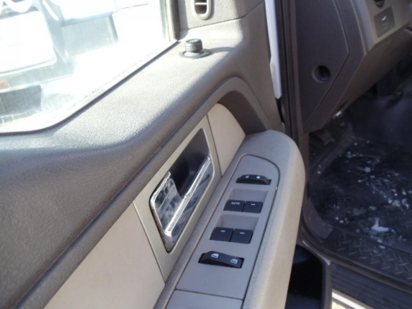 2010 White /Tan Ford F-150 XL (1FTVX1EV2AK) with an 5.4L V8 Gas engine, Automatic transmission, located at 5465 Highway 2 W., Columbia Falls, MT, 59912, (406) 892-4407, 48.352188, -114.240929 - Photo#17